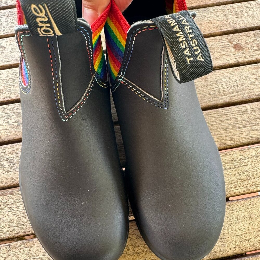 WOMEN'S ORIGINALS CHELSEA BOOTS - BLACK / RAINBOW
